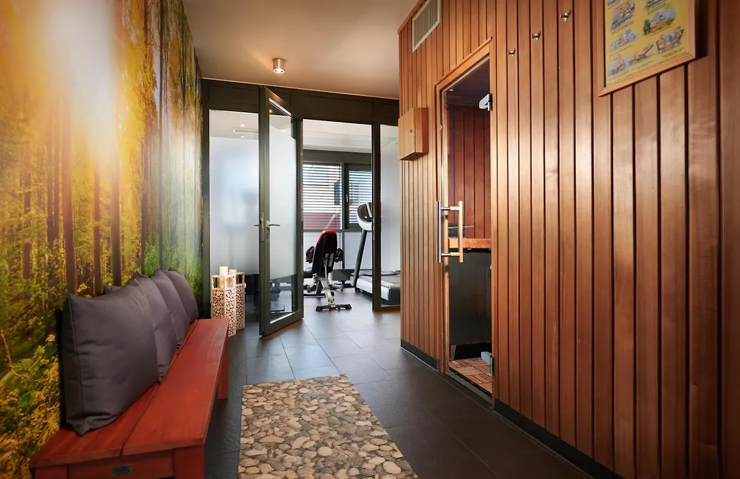 Novina Hotel Tillypark-1